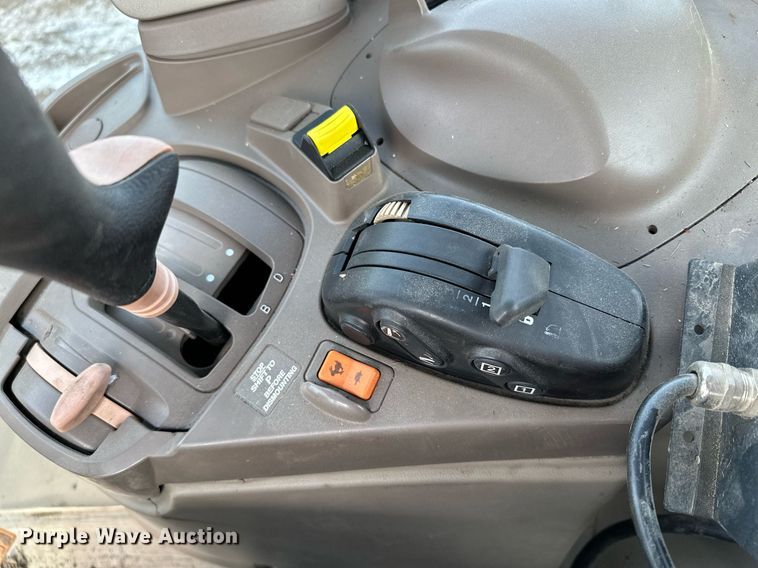 image for item LO9416 2011 John Deere 7330 Premium  MFWD tractor