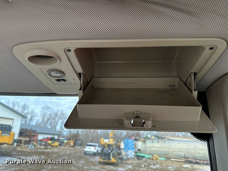 image for item LO9416 2011 John Deere 7330 Premium  MFWD tractor