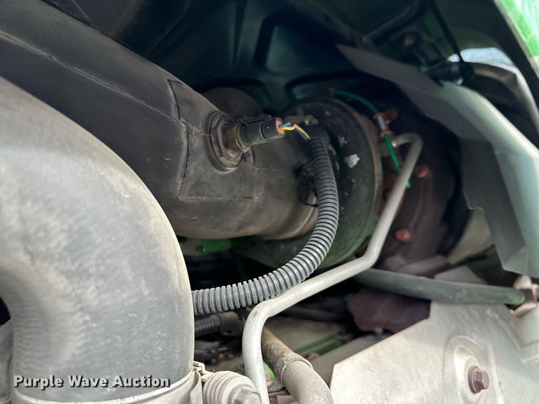 image for item LO9416 2011 John Deere 7330 Premium  MFWD tractor