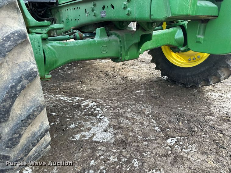image for item LO9416 2011 John Deere 7330 Premium  MFWD tractor