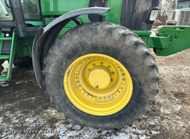 image for item LO9416 2011 John Deere 7330 Premium  MFWD tractor
