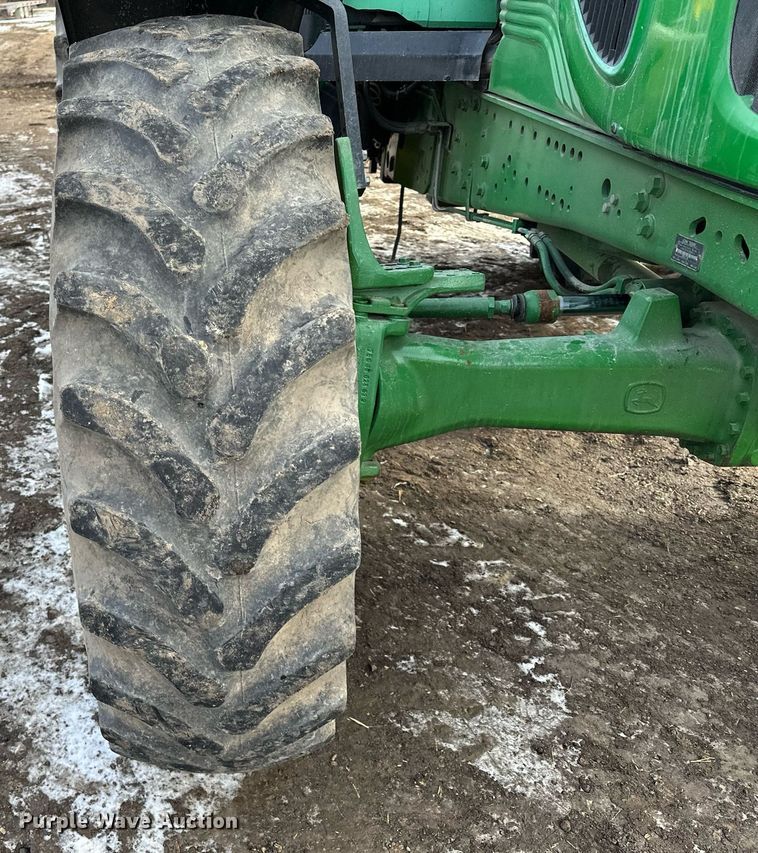 image for item LO9416 2011 John Deere 7330 Premium  MFWD tractor