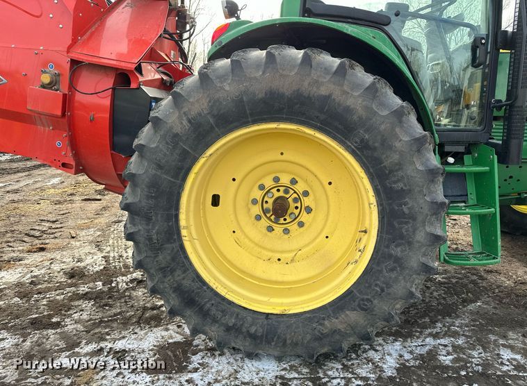 image for item LO9416 2011 John Deere 7330 Premium  MFWD tractor