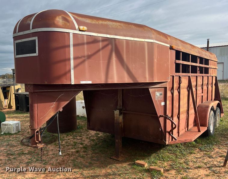 image for item LV9176 1990 DN  livestock trailer