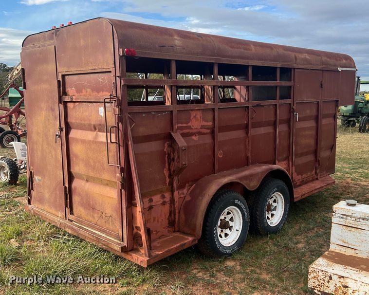 image for item LV9176 1990 DN  livestock trailer