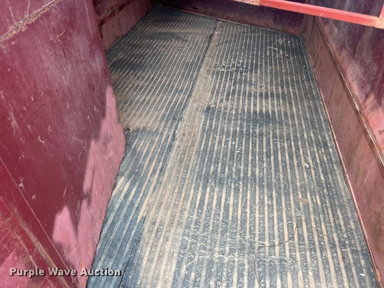 image for item LV9176 1990 DN  livestock trailer