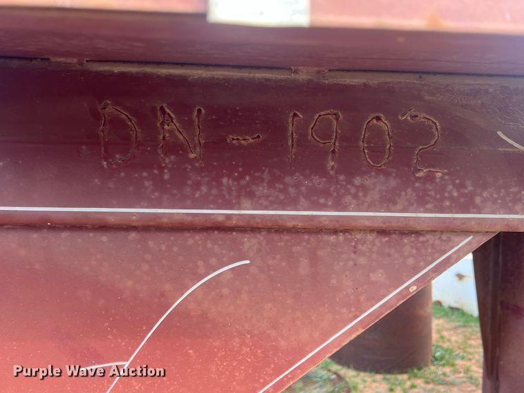 image for item LV9176 1990 DN  livestock trailer