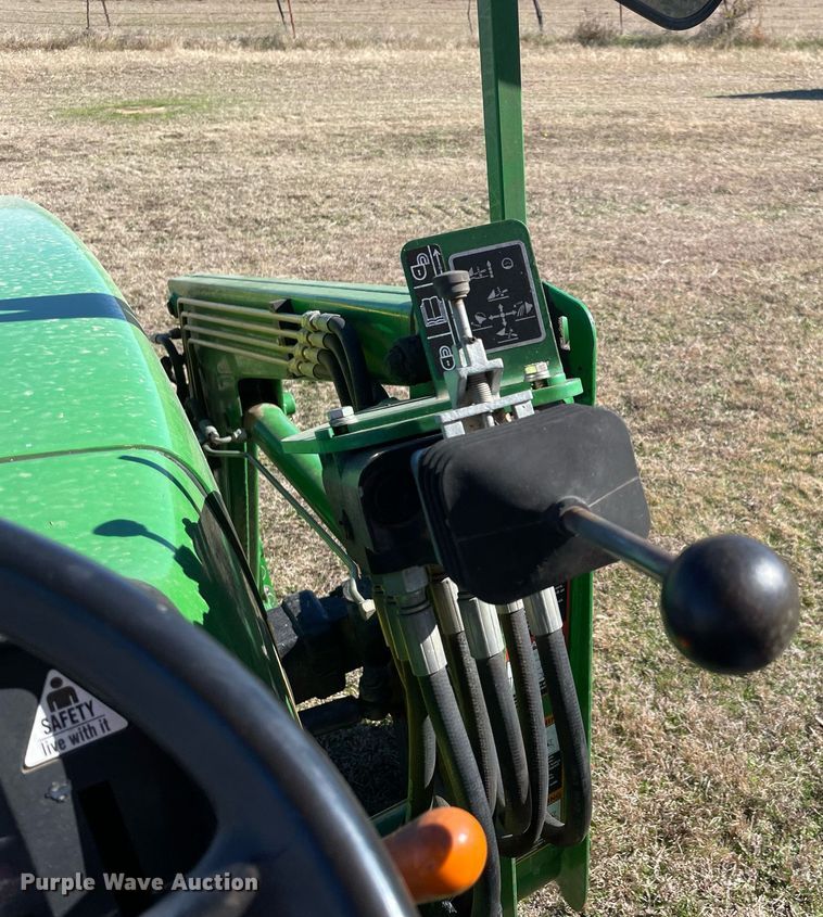 image for item LV9219 2006 John Deere 5303  tractor