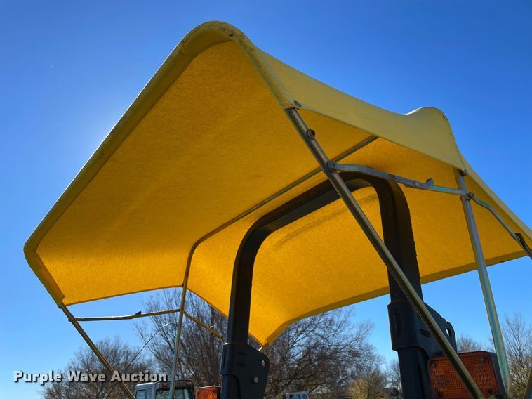 image for item LV9219 2006 John Deere 5303  tractor