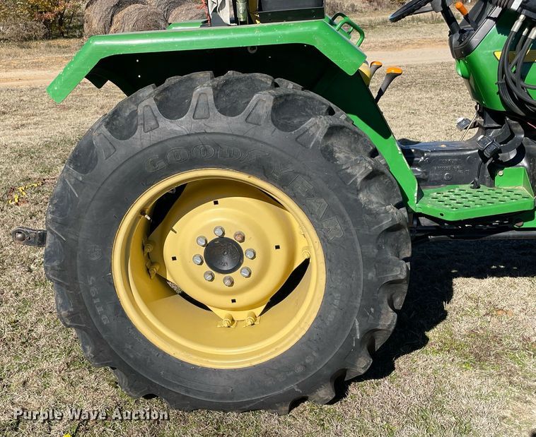 image for item LV9219 2006 John Deere 5303  tractor