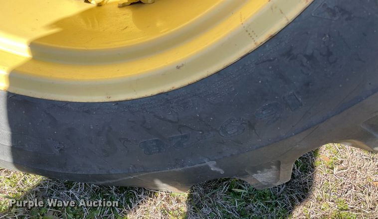 image for item LV9219 2006 John Deere 5303  tractor