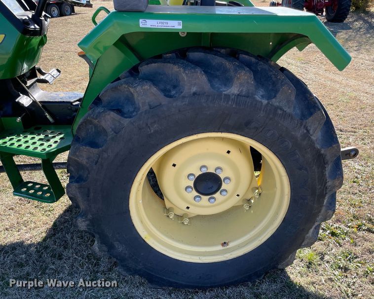 image for item LV9219 2006 John Deere 5303  tractor