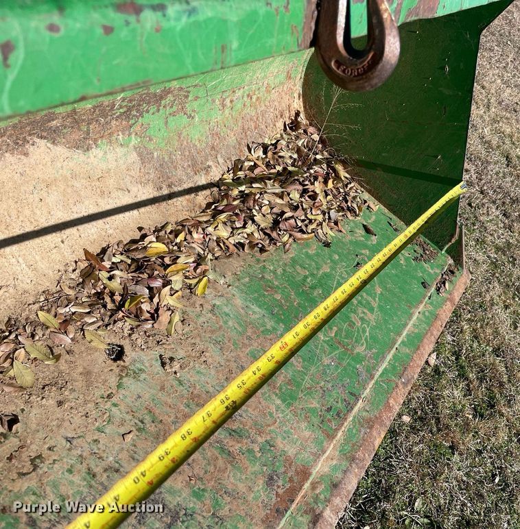 image for item LV9219 2006 John Deere 5303  tractor