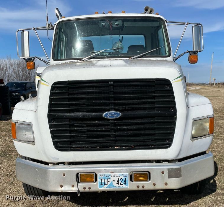 image for item LV9221 1991 Ford L9000  semi truck