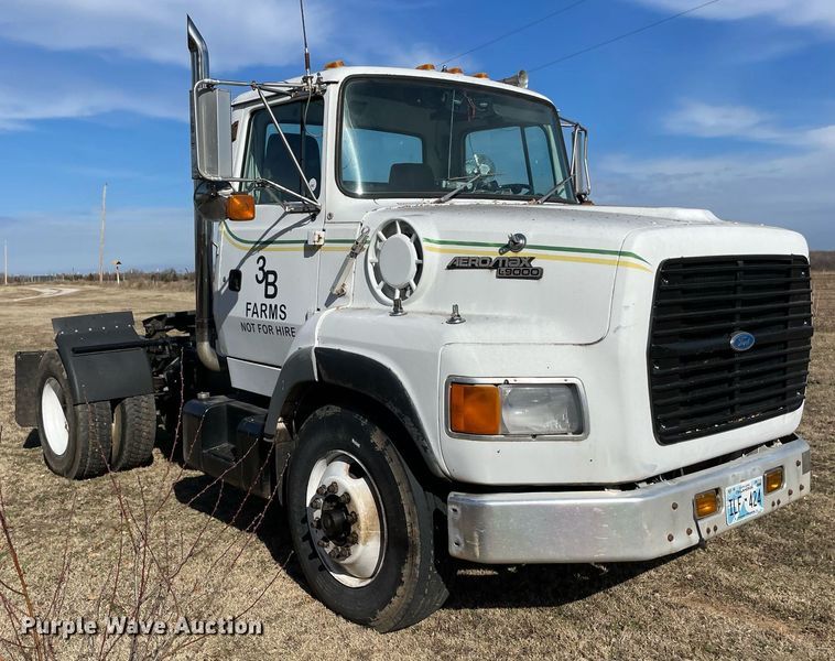 image for item LV9221 1991 Ford L9000  semi truck