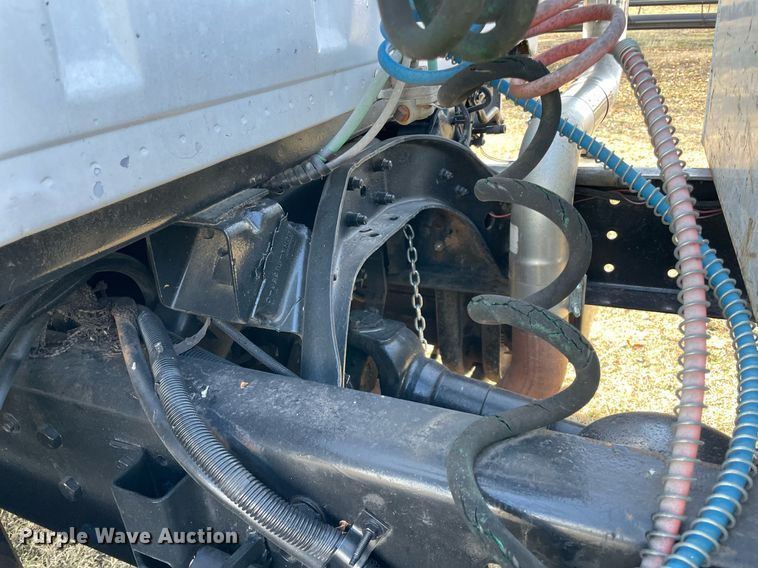 image for item LV9221 1991 Ford L9000  semi truck