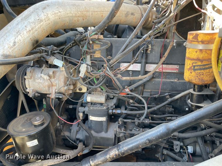 image for item LV9221 1991 Ford L9000  semi truck