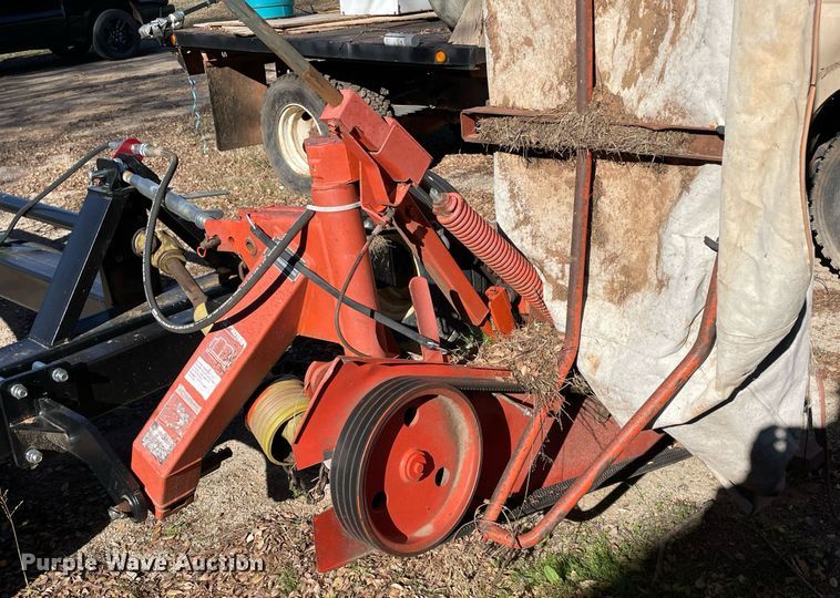 image for item LV9224 Kuhn GMD700  disc mower