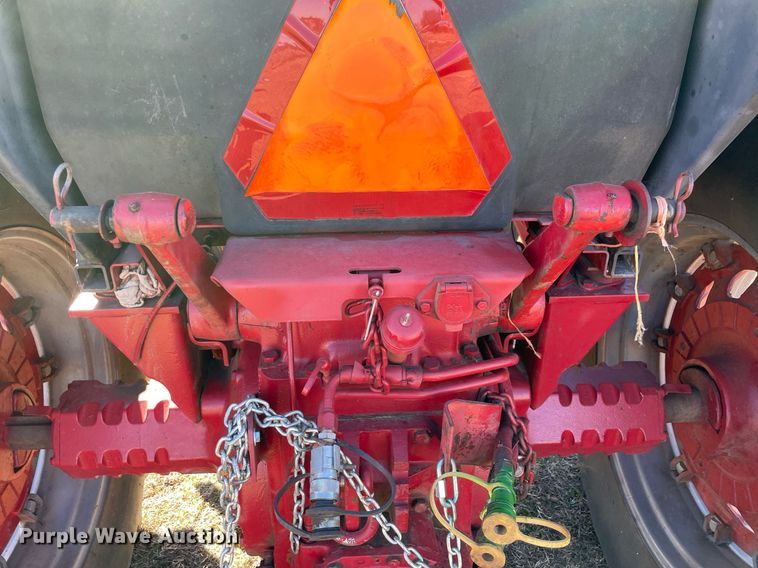 image for item LV9225 International 986  tractor