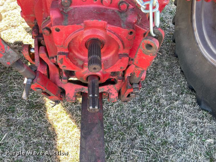 image for item LV9225 International 986  tractor