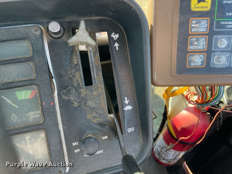 image for item LV9225 International 986  tractor