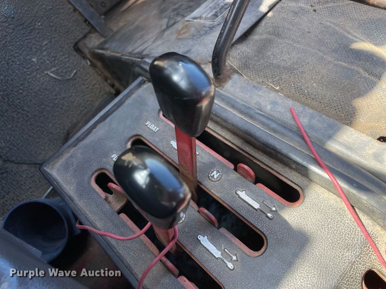 image for item LV9225 International 986  tractor