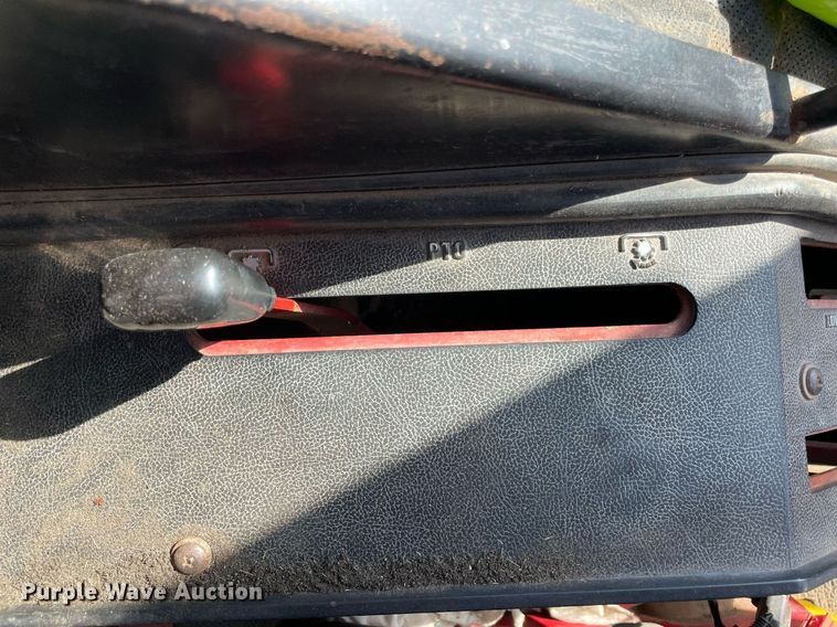 image for item LV9225 International 986  tractor