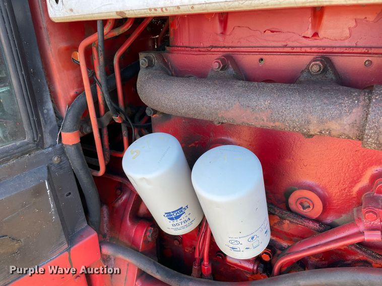 image for item LV9225 International 986  tractor