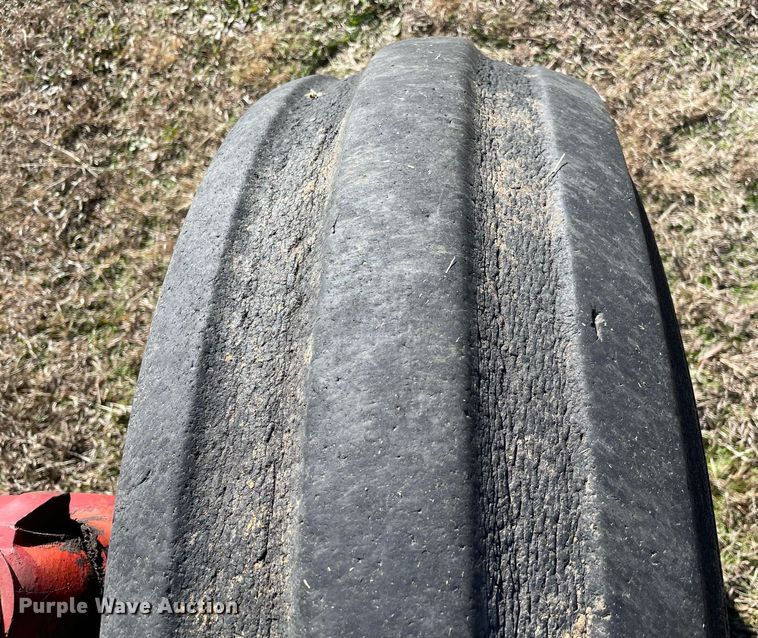 image for item LV9225 International 986  tractor