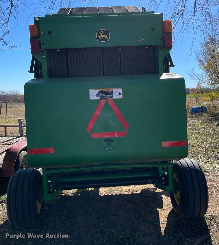 image for item LV9230 John Deere 467  round baler