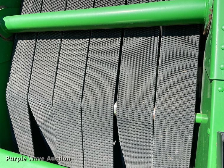 image for item LV9230 John Deere 467  round baler