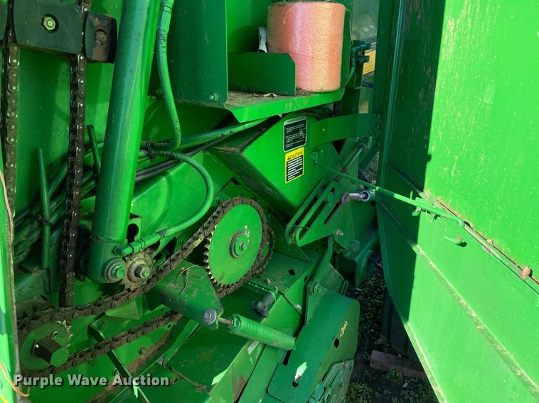 image for item LV9230 John Deere 467  round baler