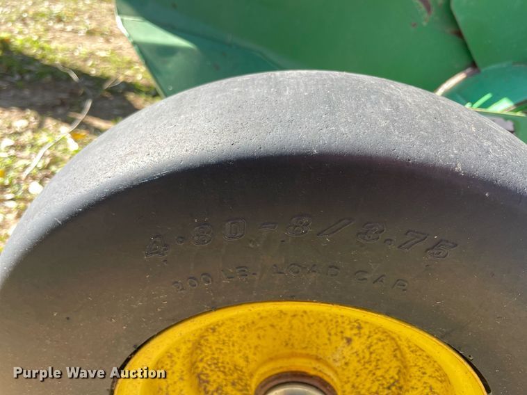 image for item LV9230 John Deere 467  round baler