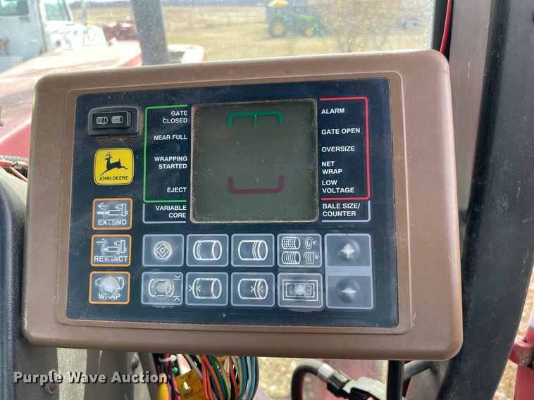 image for item LV9230 John Deere 467  round baler