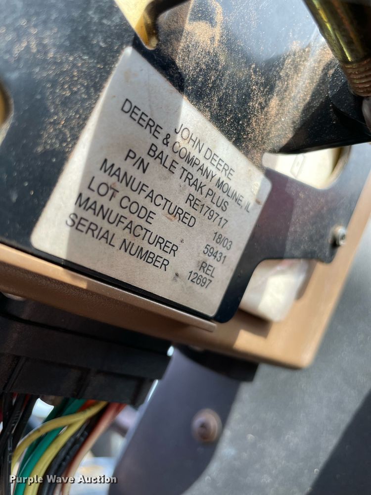 image for item LV9230 John Deere 467  round baler