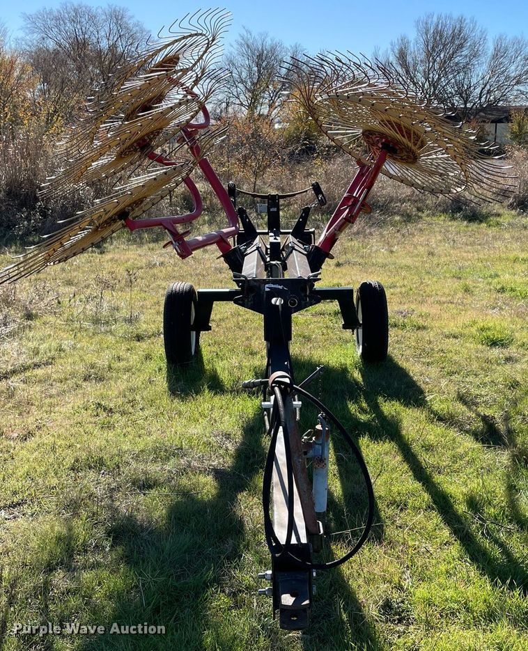 image for item LV9241 Hay rake