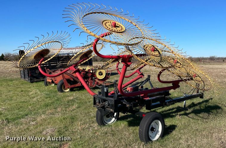 image for item LV9241 Hay rake