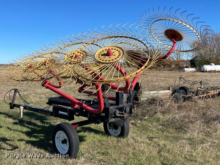 image for item LV9241 Hay rake