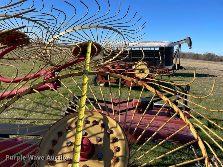 image for item LV9241 Hay rake