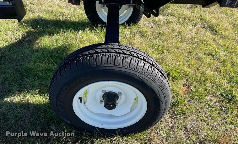 image for item LV9241 Hay rake