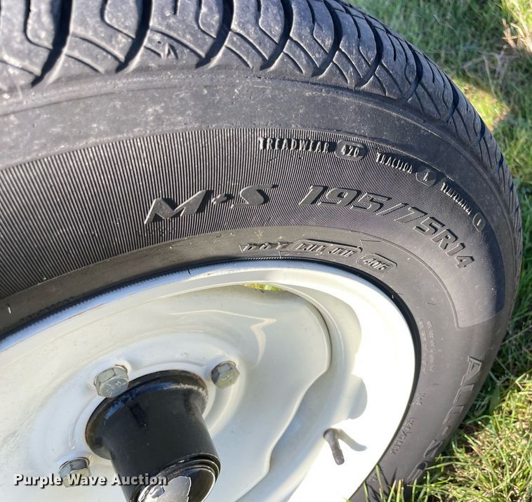 image for item LV9241 Hay rake