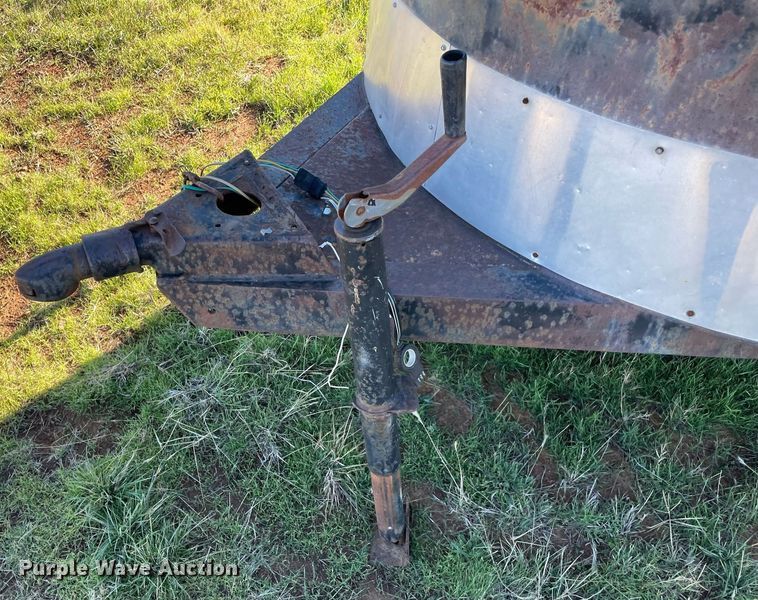 image for item LV9244 W-W  livestock trailer