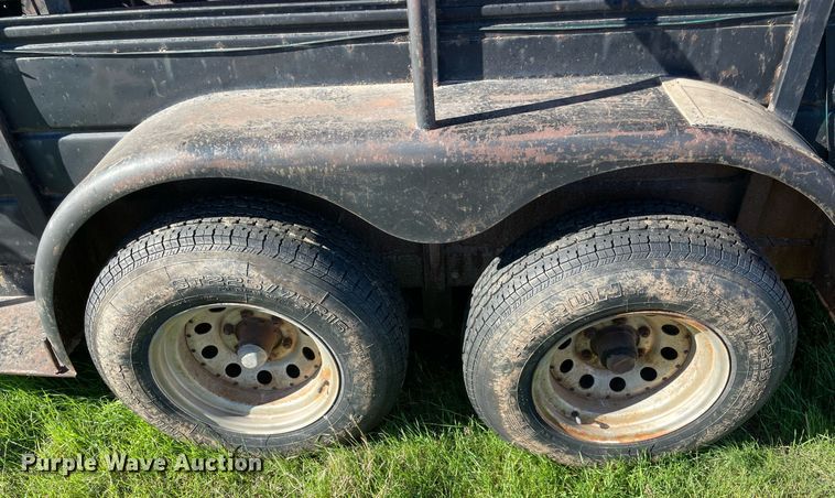 image for item LV9244 W-W  livestock trailer