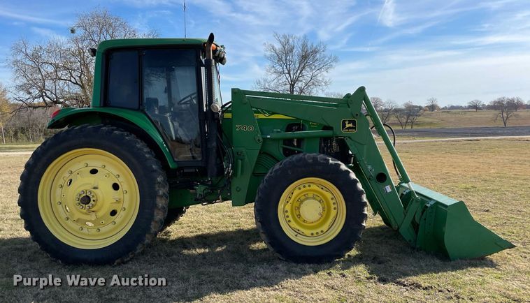 image for item LV9257 2009 John Deere 7130 Premium  MFWD tractor