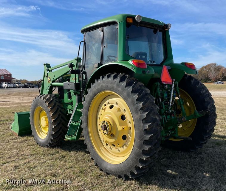 image for item LV9257 2009 John Deere 7130 Premium  MFWD tractor