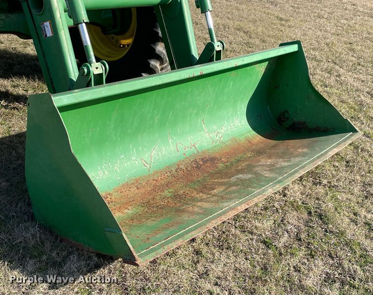 image for item LV9257 2009 John Deere 7130 Premium  MFWD tractor