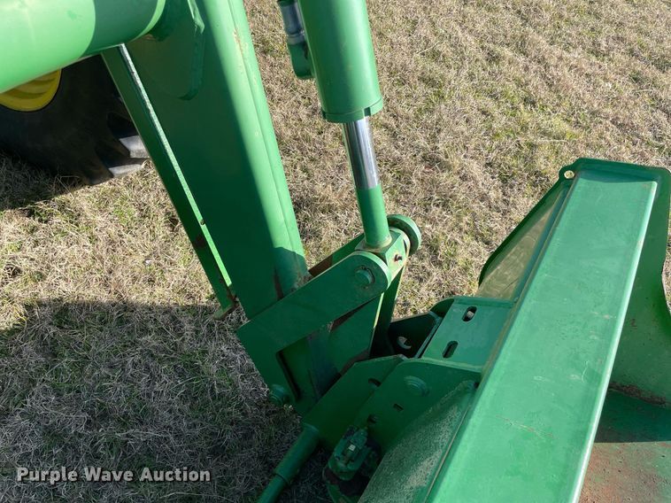 image for item LV9257 2009 John Deere 7130 Premium  MFWD tractor