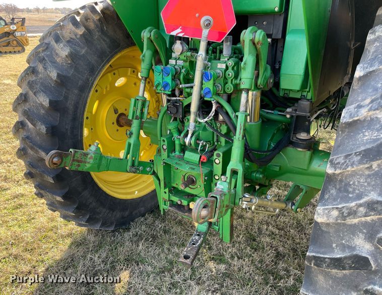 image for item LV9257 2009 John Deere 7130 Premium  MFWD tractor