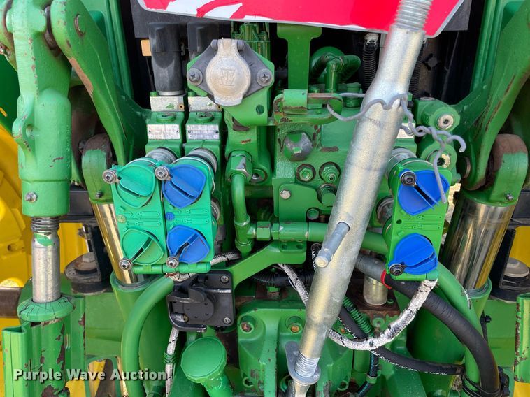 image for item LV9257 2009 John Deere 7130 Premium  MFWD tractor