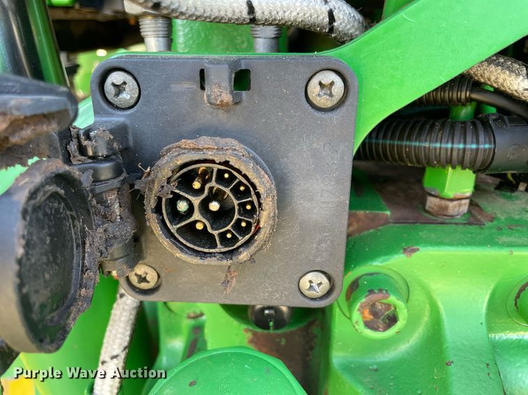 image for item LV9257 2009 John Deere 7130 Premium  MFWD tractor